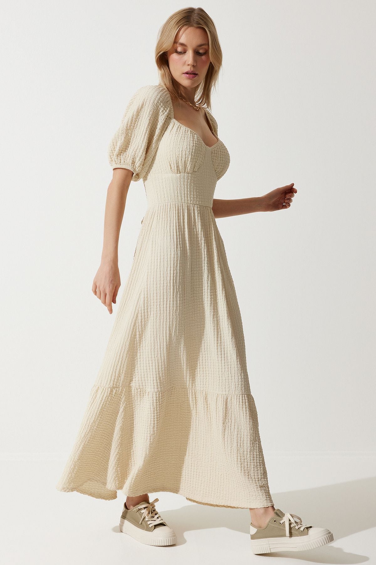 Woman Vanilla Heart Neckline Summer Knitting Dress UB00050