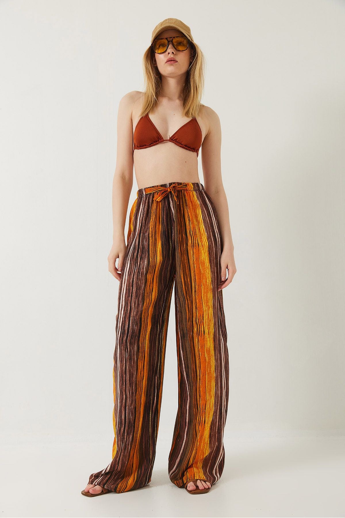 Female -linked patterned viscose pants 60261356