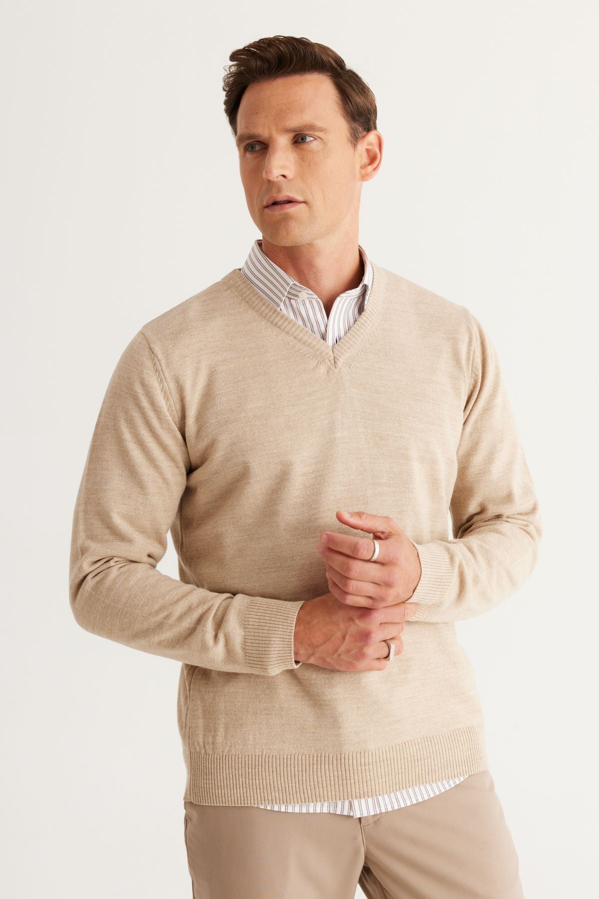 Men's Beige Flashing Anti-Pilling Standard Fit Normal Cut V-Neck Knitwear Kazakh