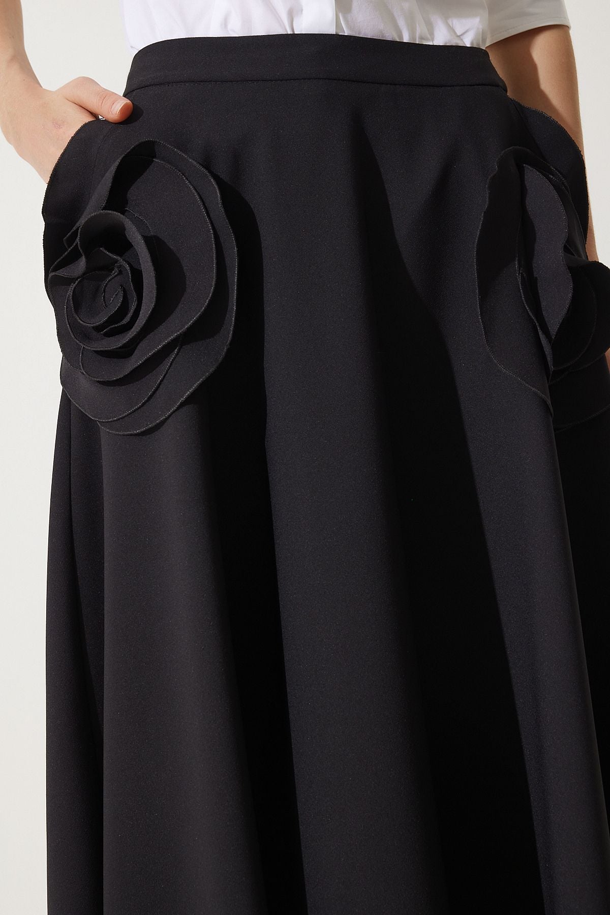 Female Black Rose Accessory Design Premium Midi Skirt FK00007