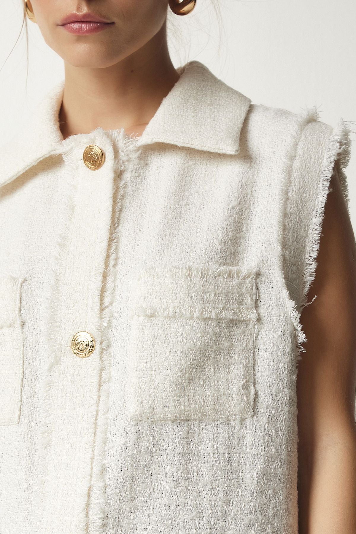 WOMEN'T CREAM TEXUAL LRUST TEXTED VEST WF00050