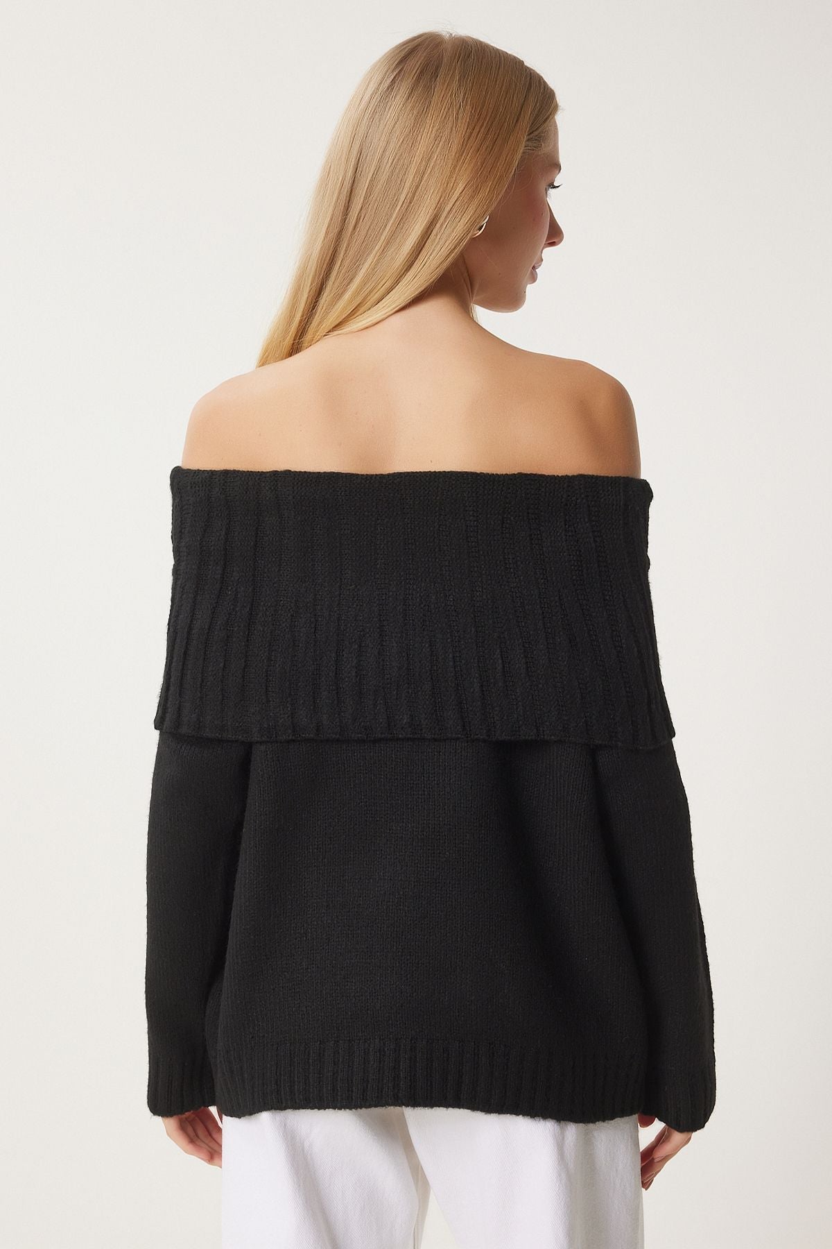 Female black madonna collar knitwear sweater MT00156