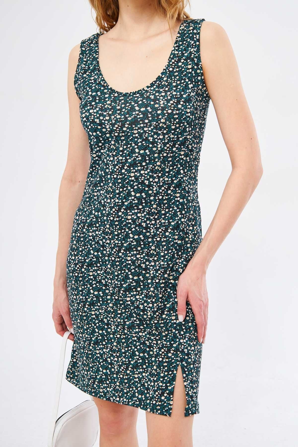 Female Black Ikosidio Dress Sitting on the Body Sleeveless Front Slit Mini Size ARM-24Y001045