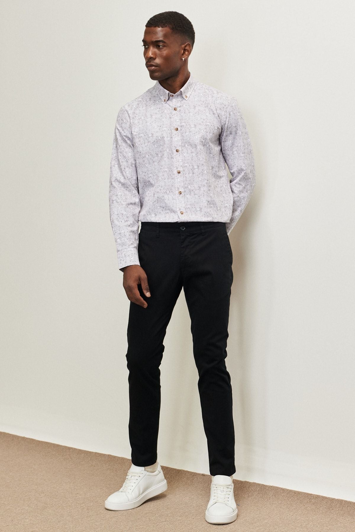 Men's black slim fit narrow cut flexible chino pants