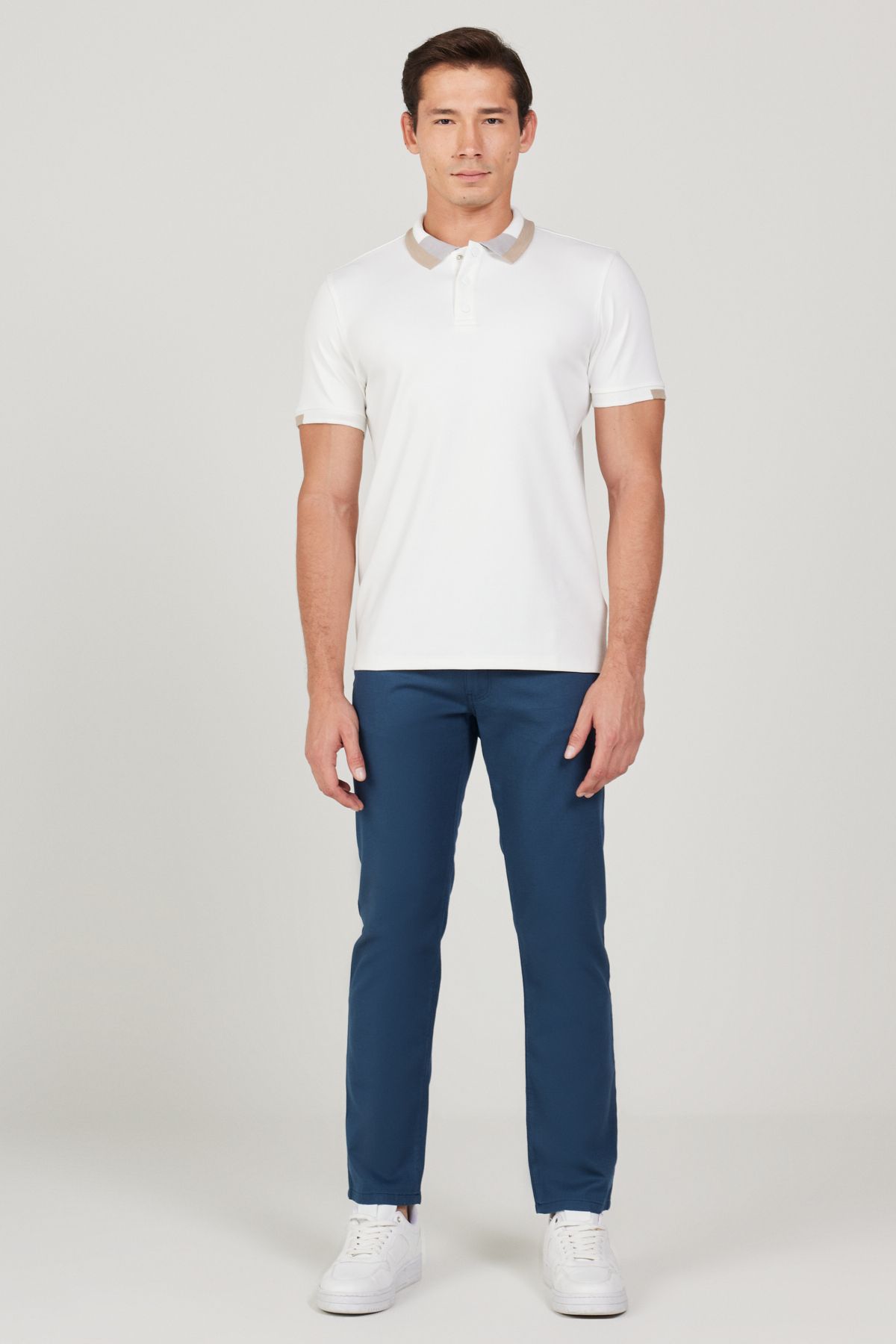 Men's white slim fit narrow cut polo collar cotton t -shirt