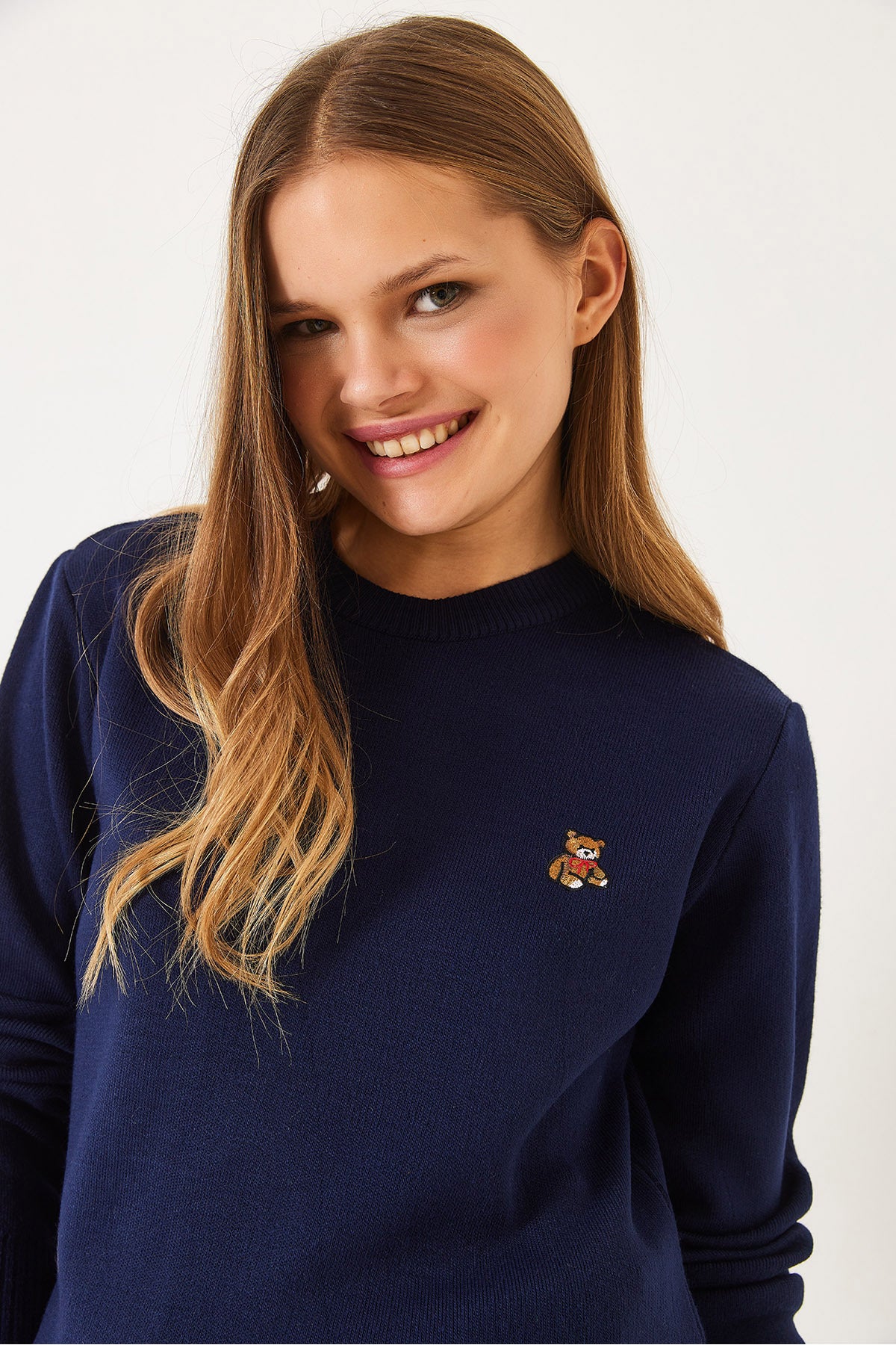 Women's Teddy Embroidered Basic Sweater 20247602