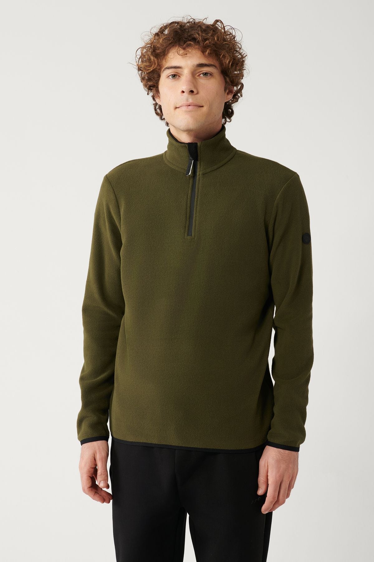 Men's Khaki Cool -resistant half -zipper with perpendicular collar polar sweatshirt E001068