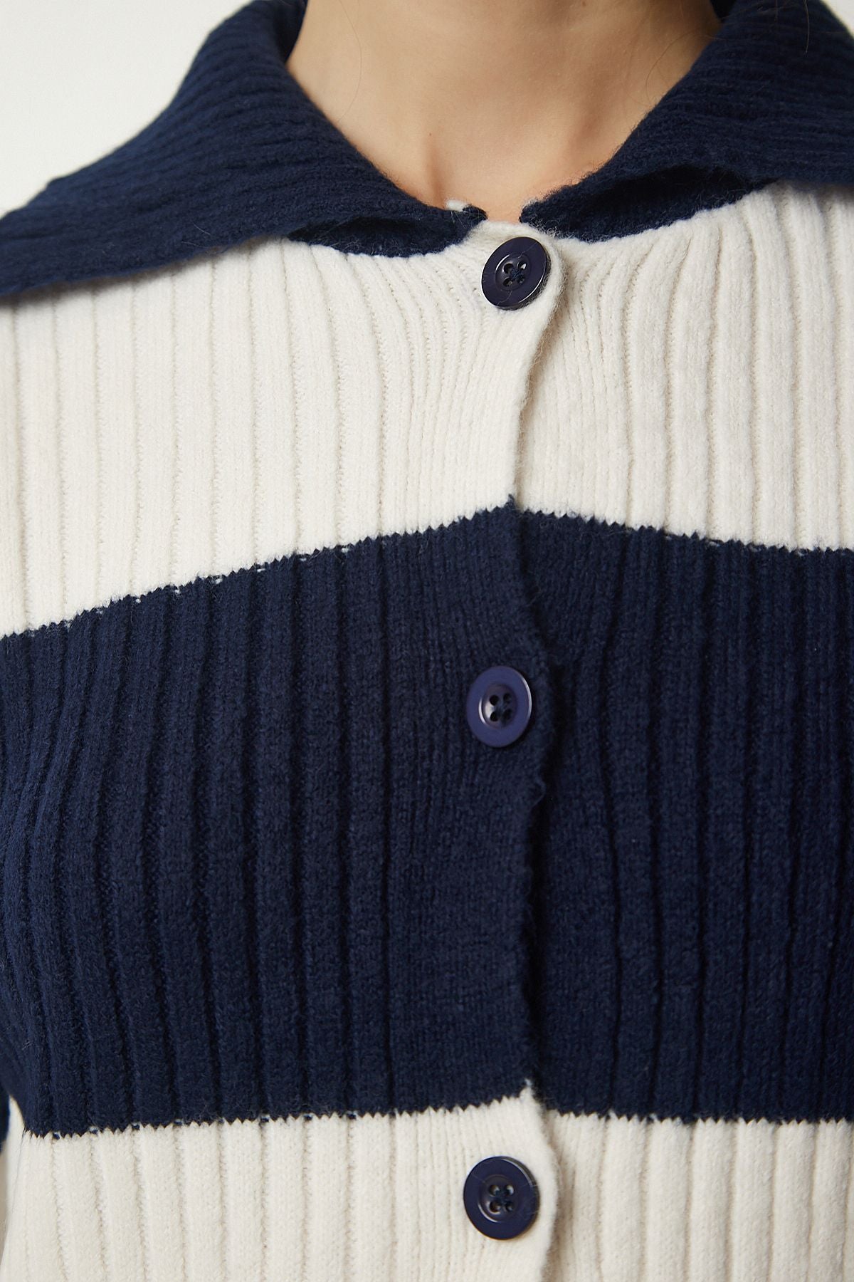 Woman Navy Blue Cream Polo Yaka button knitwear cardigan US00916
