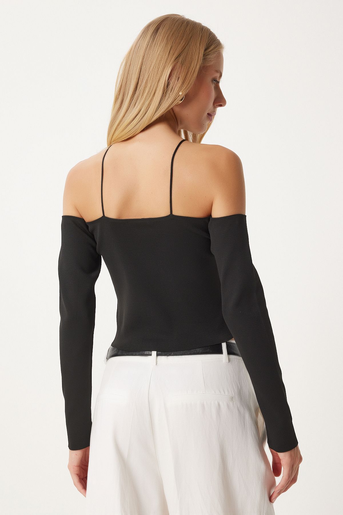 Female black cross -rope knitwear blouse FN03340