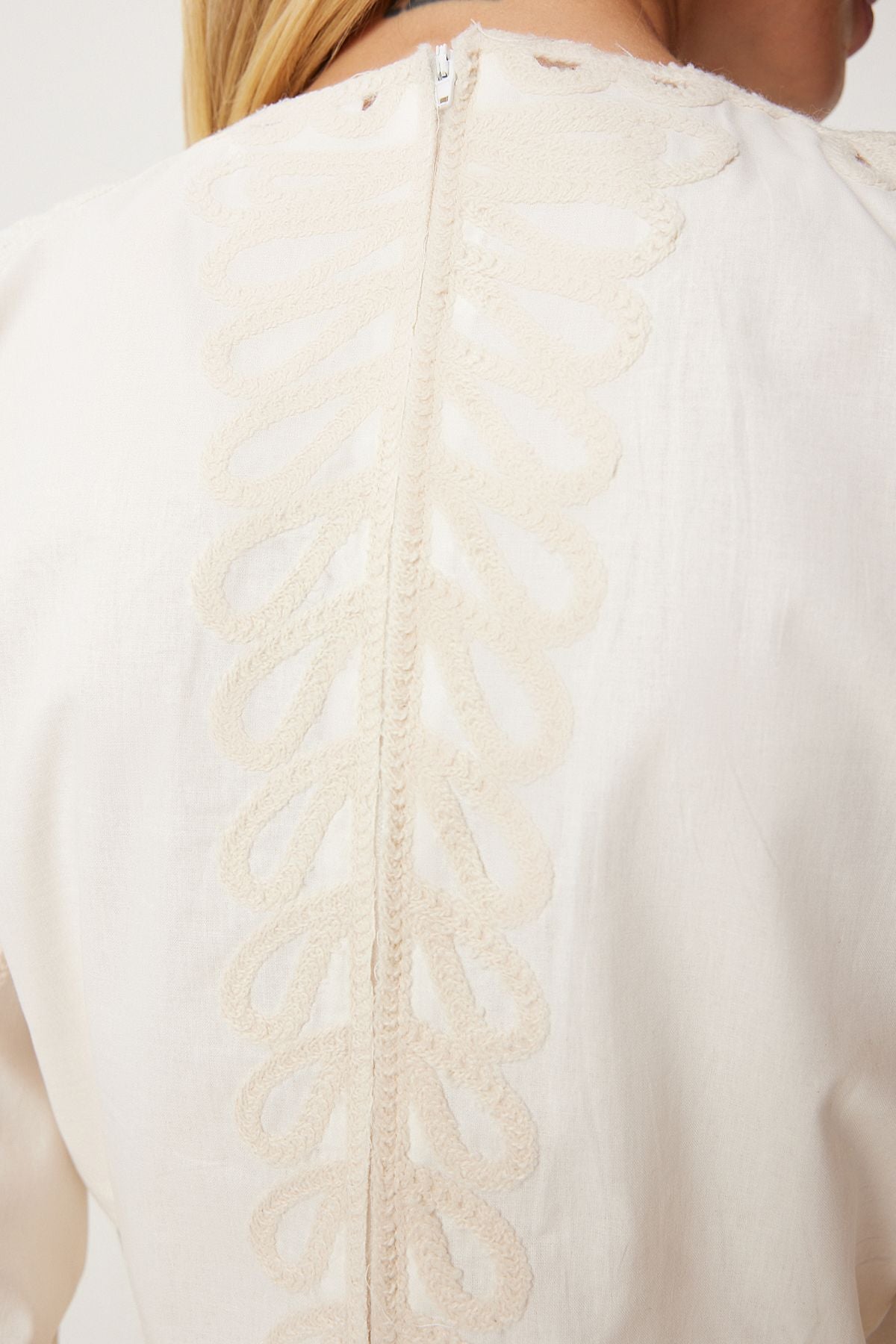 Female Ecru Outlet Lace Embroidered Crop Poplin BLZE QS00002
