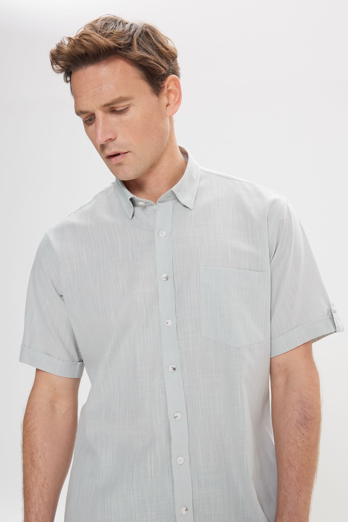 Men's gray comfort fit comfortable cut hidden buttoned collar linen looking 100 %cotton pennant shirt