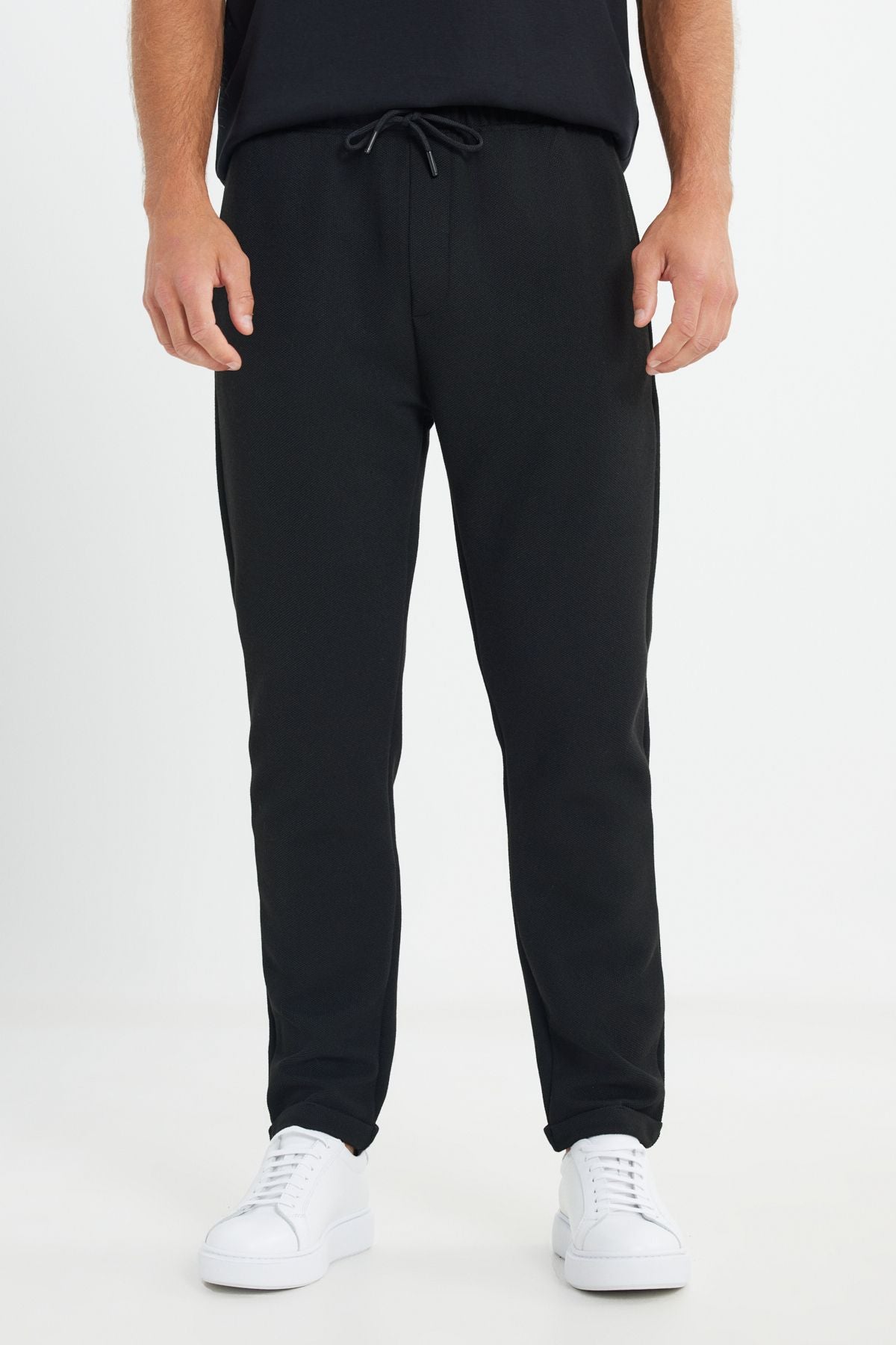 Men's Black Standard Fit Normal Cutting Pocket Flexible Knitting Pants