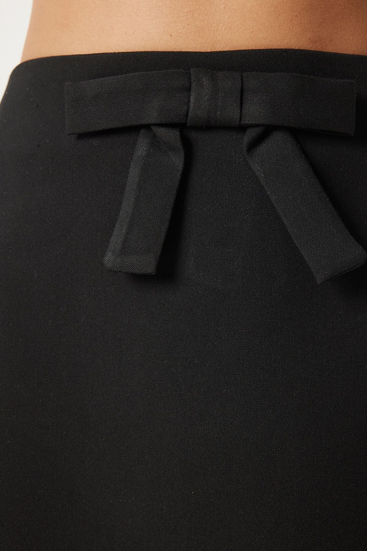 Female Black Bow Detailed Mini Woven Skirt UL00043