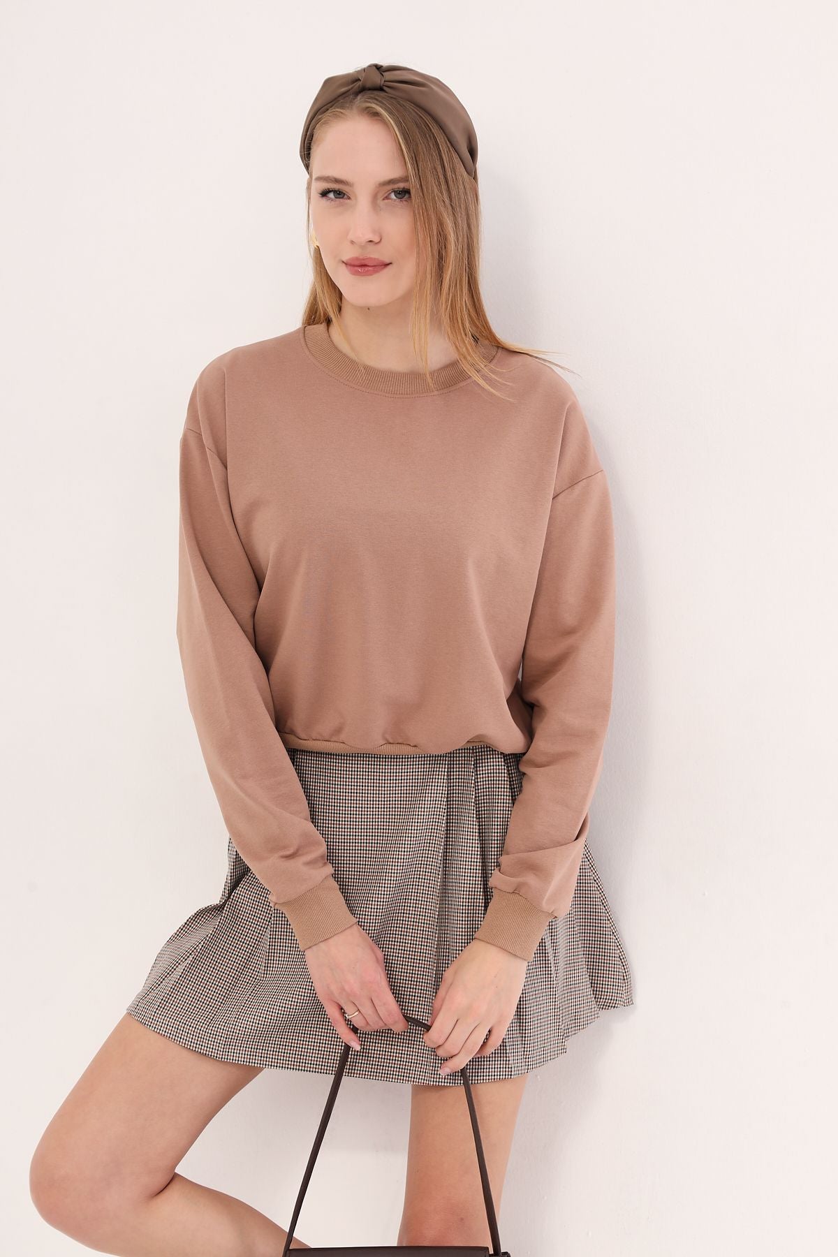 Female mink bicycle collar Crop sweatshirt ARM-25K001027