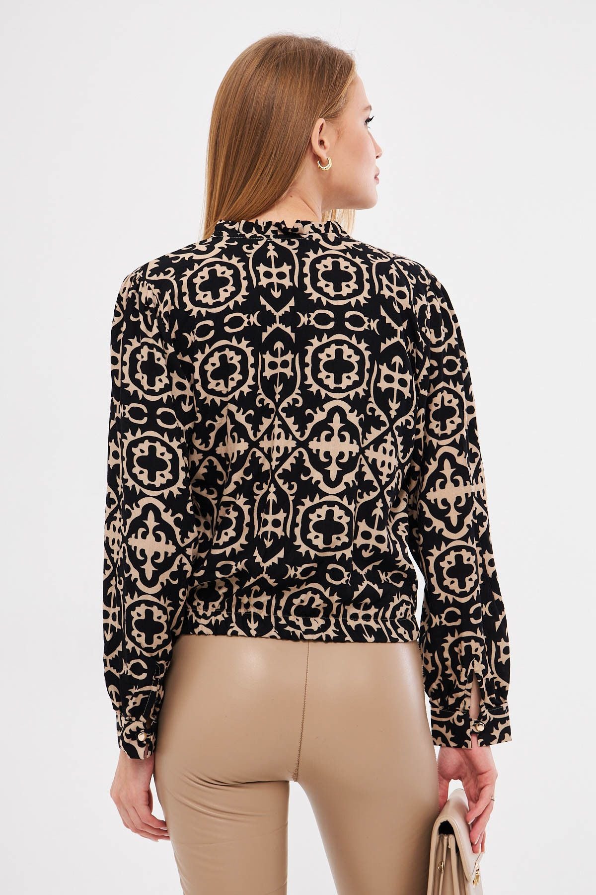 Female mink V-neck collar Pile Detailed Waist Waist Bluke Blouse ARM-25K001003
