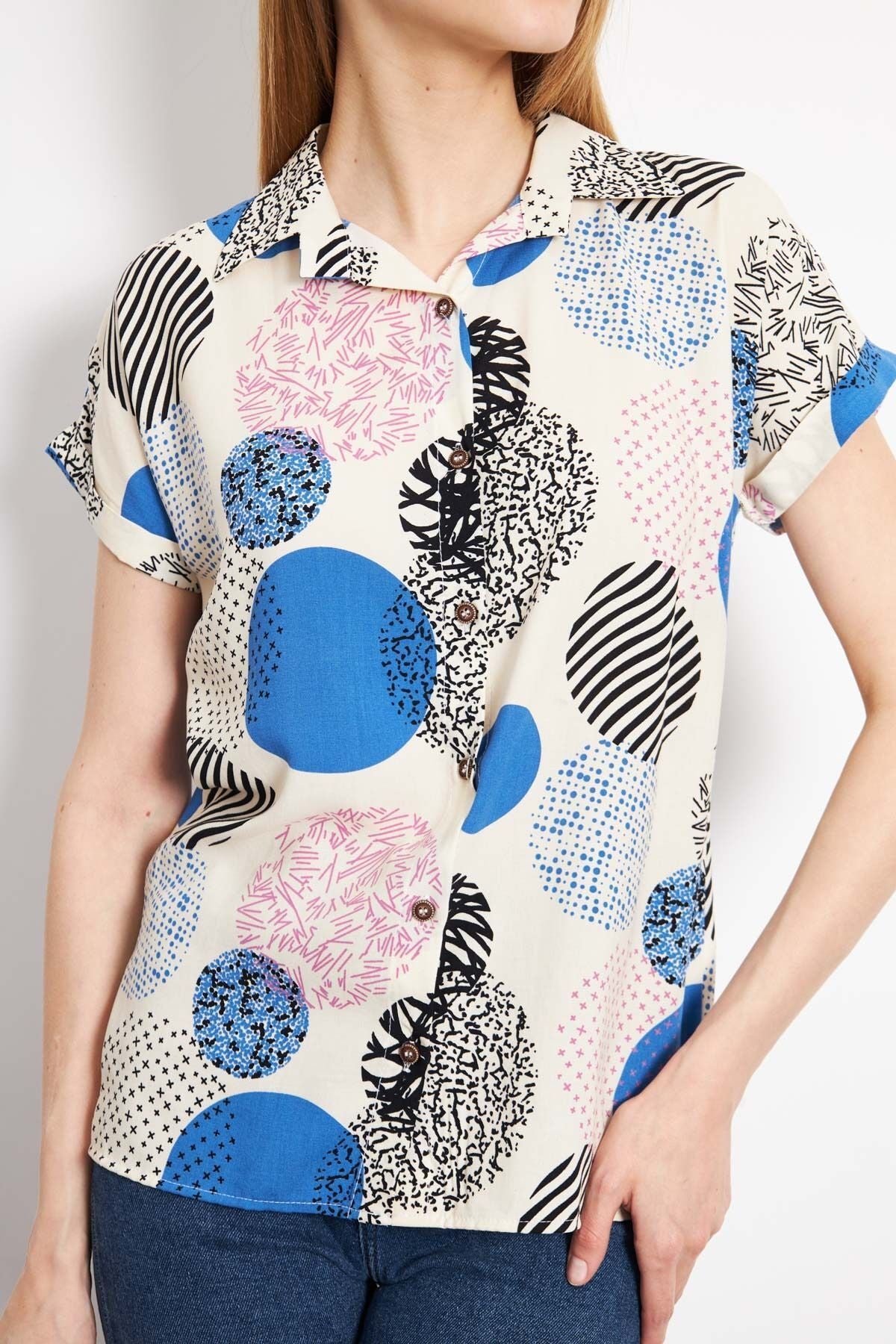 Woman Blue Patterned Short Sleeve Shirt ARM-221052