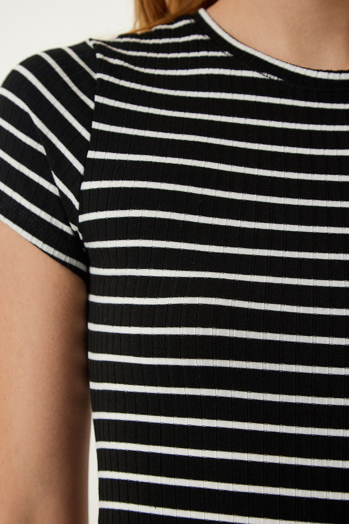 Woman Black striped knitted mini dress ub00227