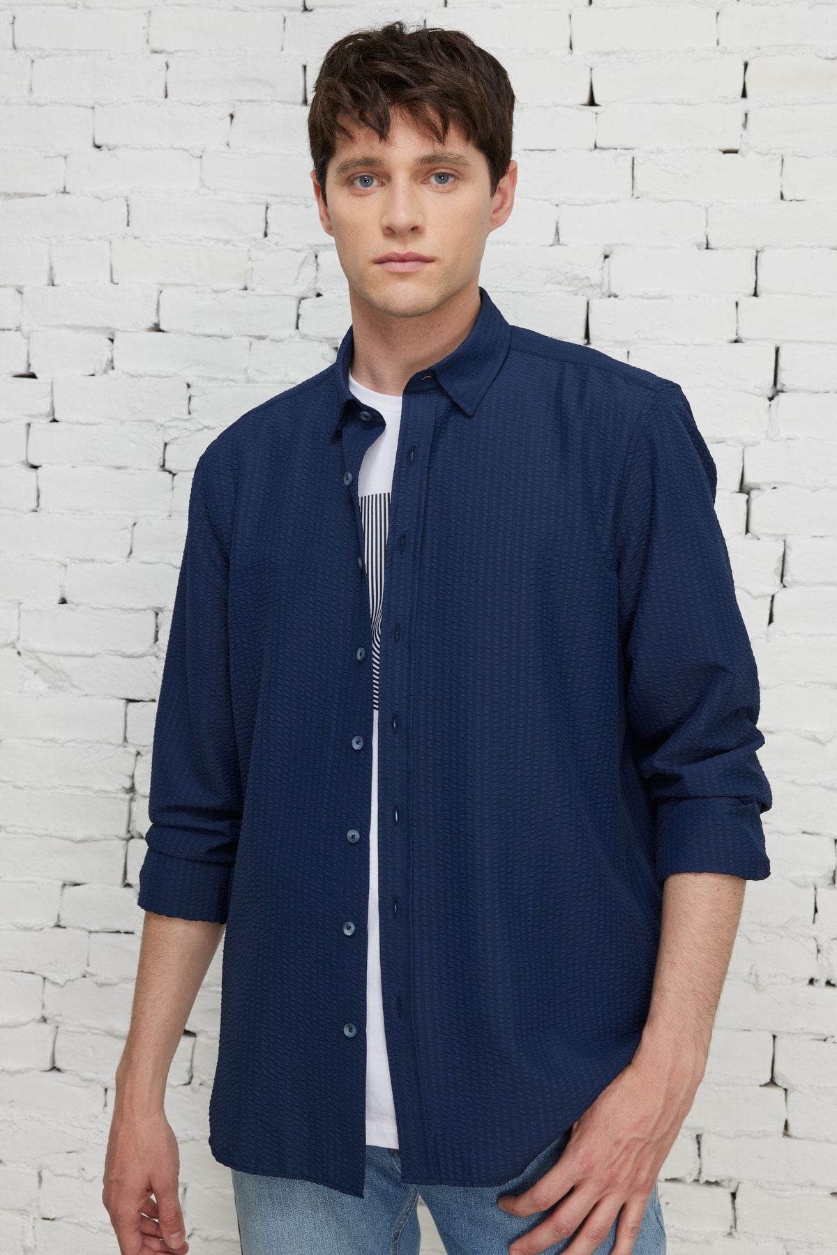 Men's navy blue ironing easy slim fit narrow cut button collar wafer patterned shirt