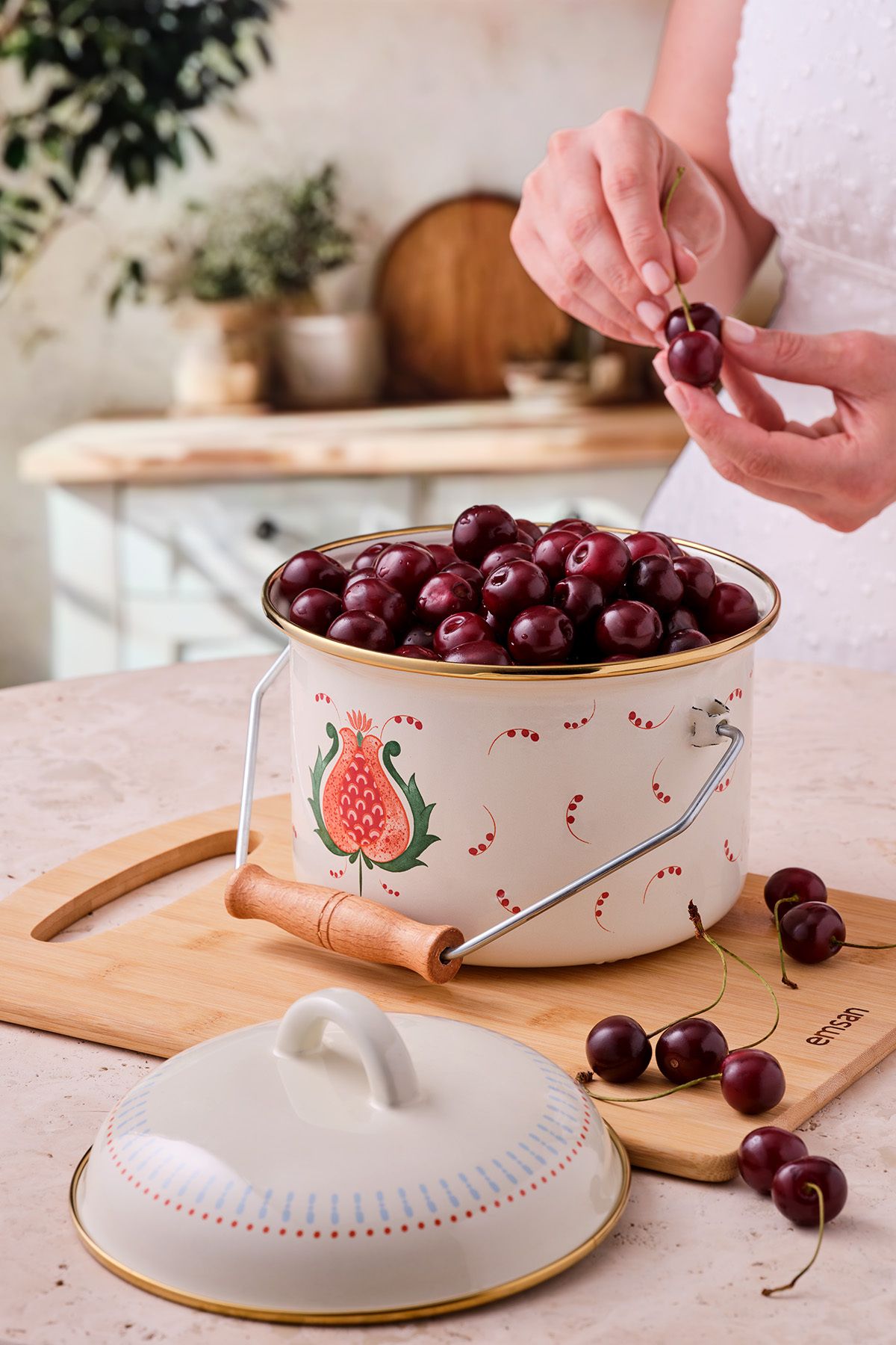 Pomegranate enamel Bakraç