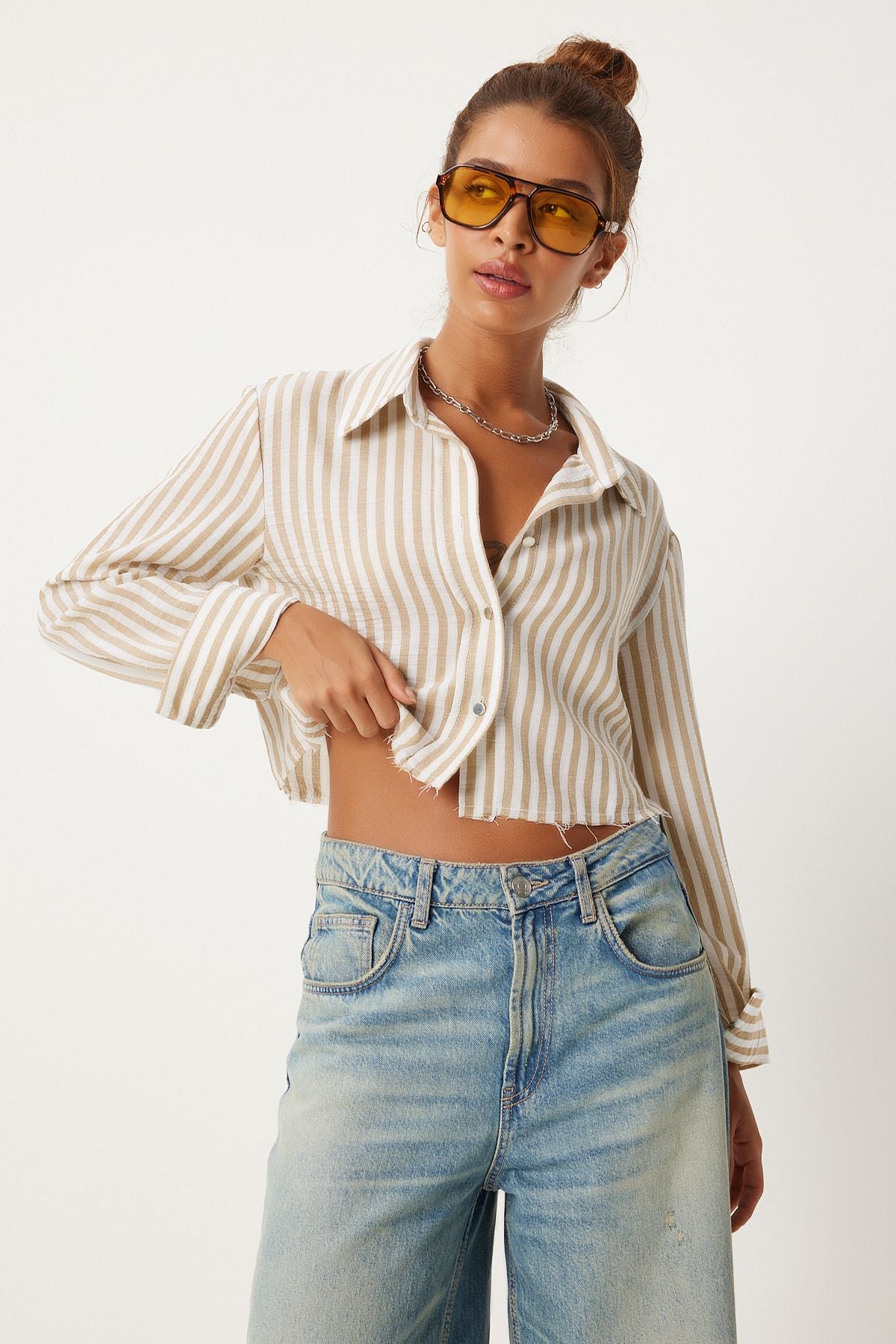 Female Beige White Obedness Detailed Striped Crop Shirt FN03259