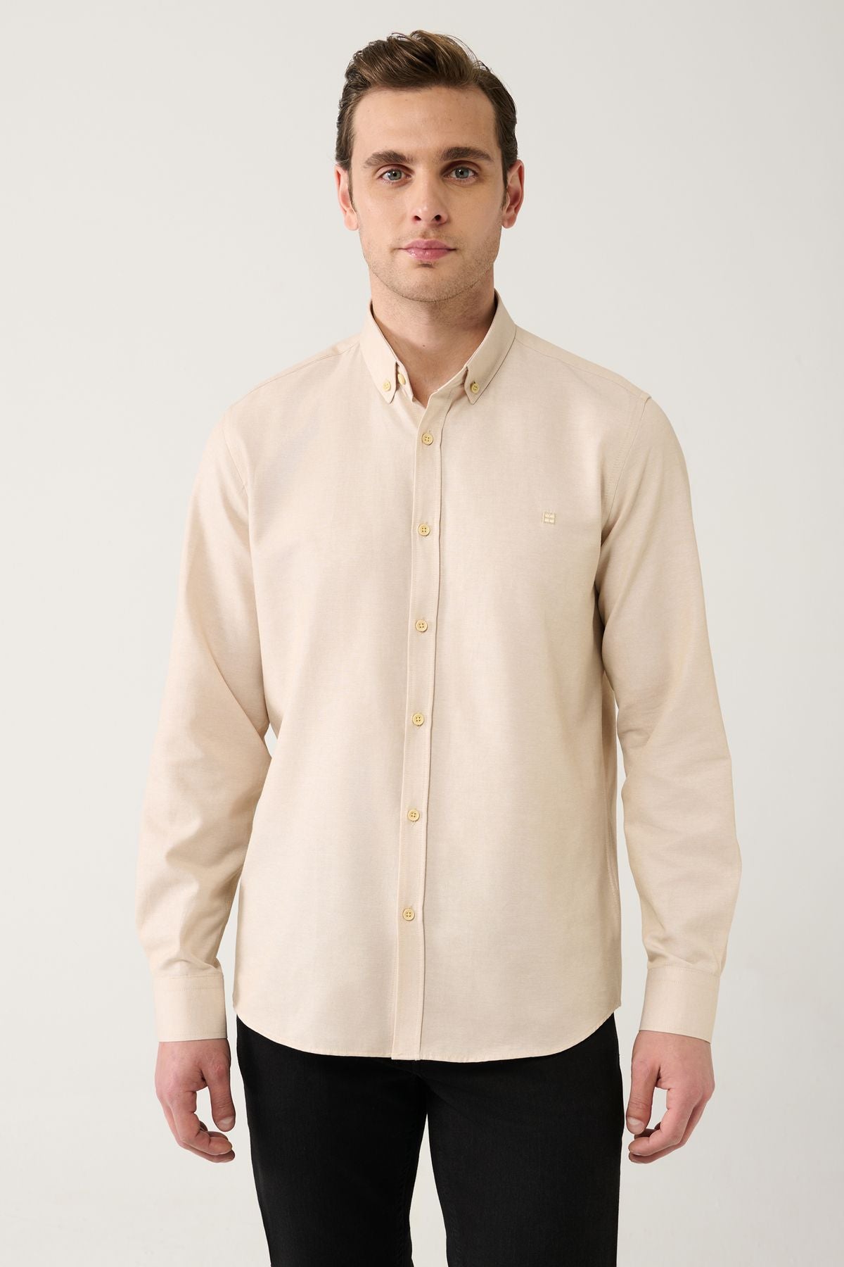 Men's beige button collar easily ironed cotton Oxford Shirt E002000
