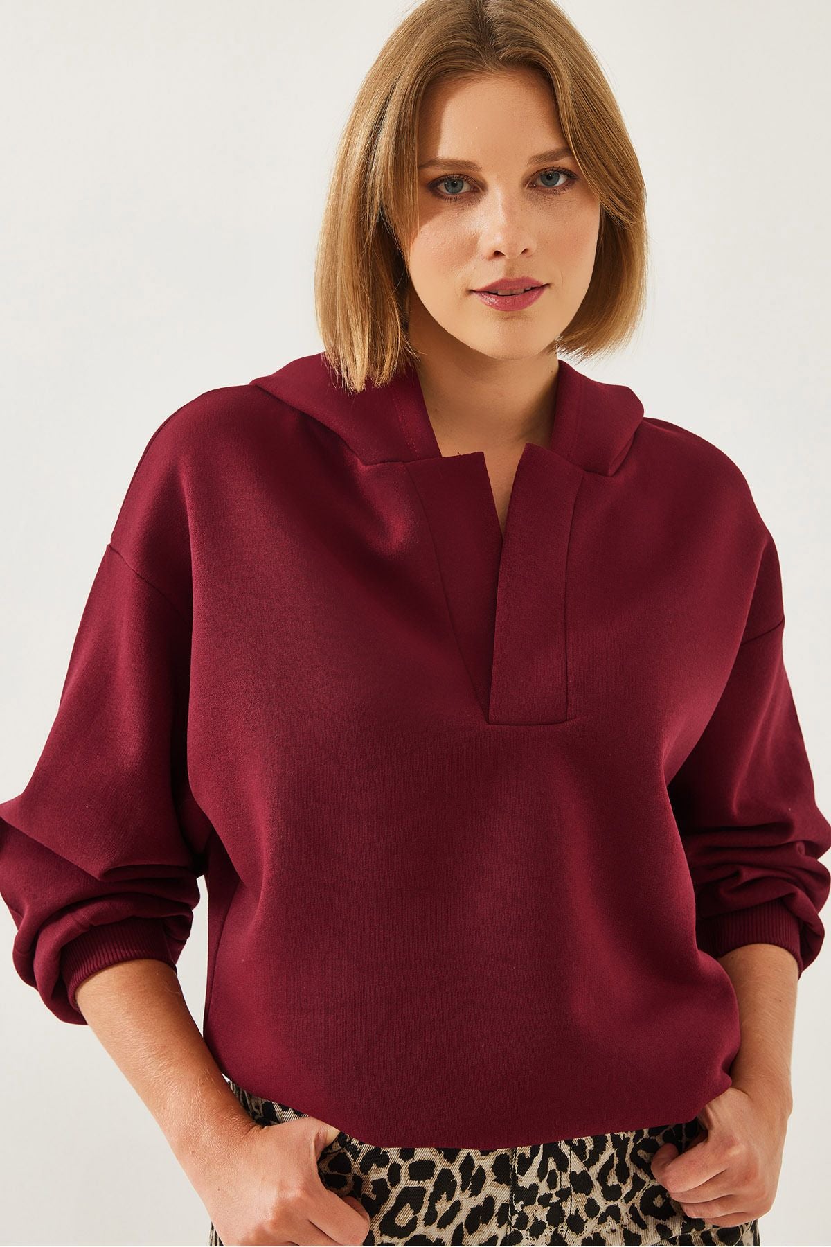 Woman Hitt V -Neck Sweatshirt 60351253