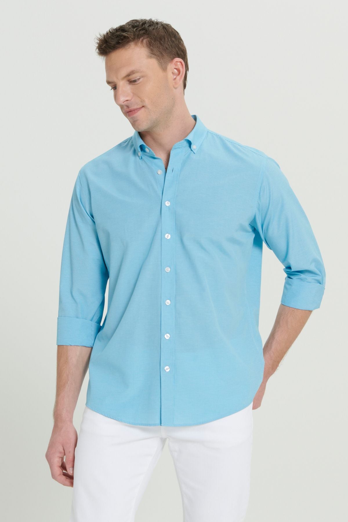 Men's turquoise cotton comfort fit comfortable cut hidden button collar checkered shirt