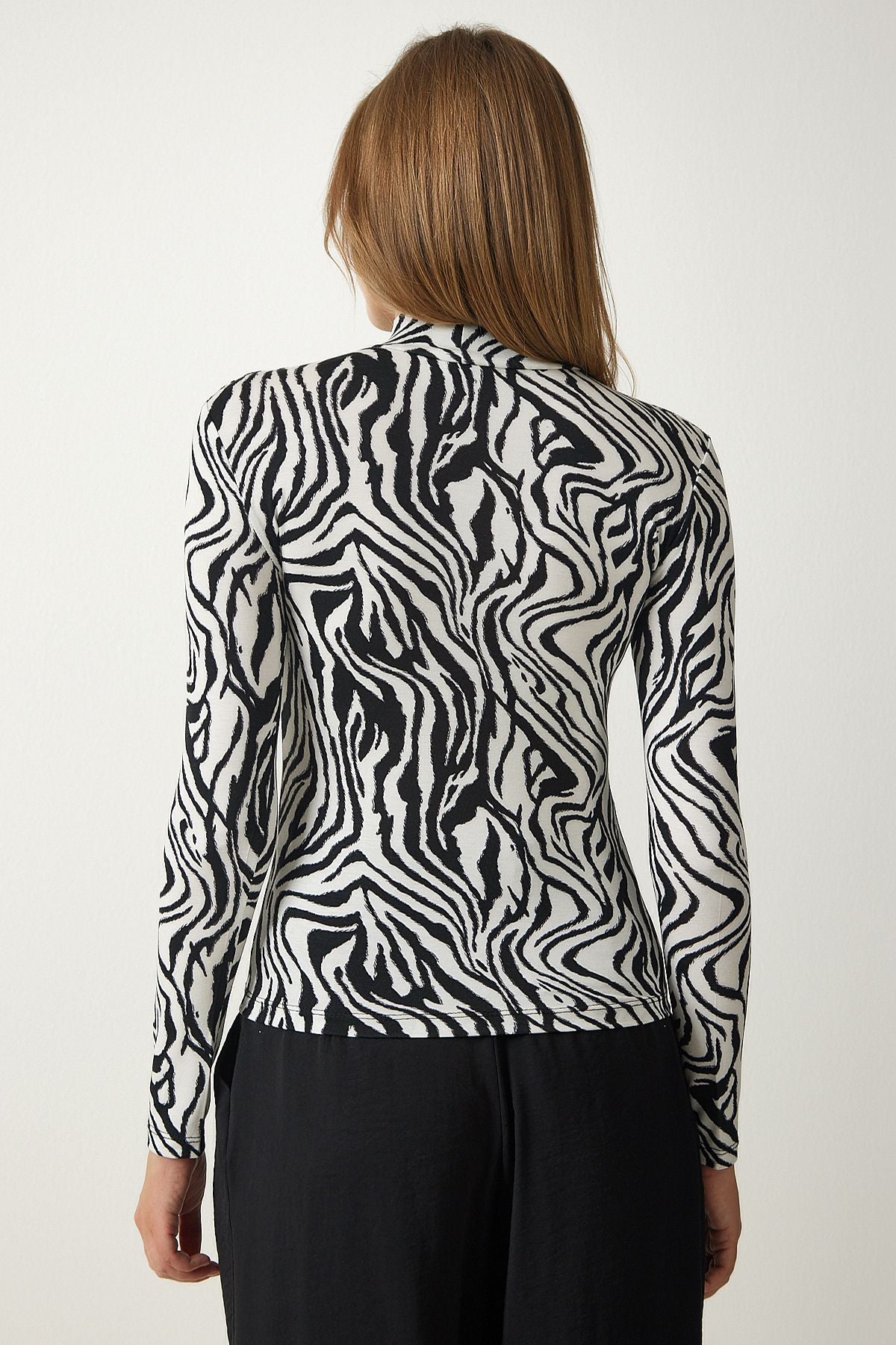 Woman White Cut Out Detailed Patterned Knitting Blouse RX00037