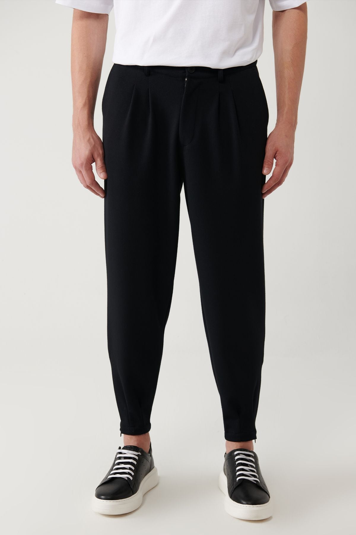 Men's Black Classic Lumbar Pleated Knitting Pants A41y3075