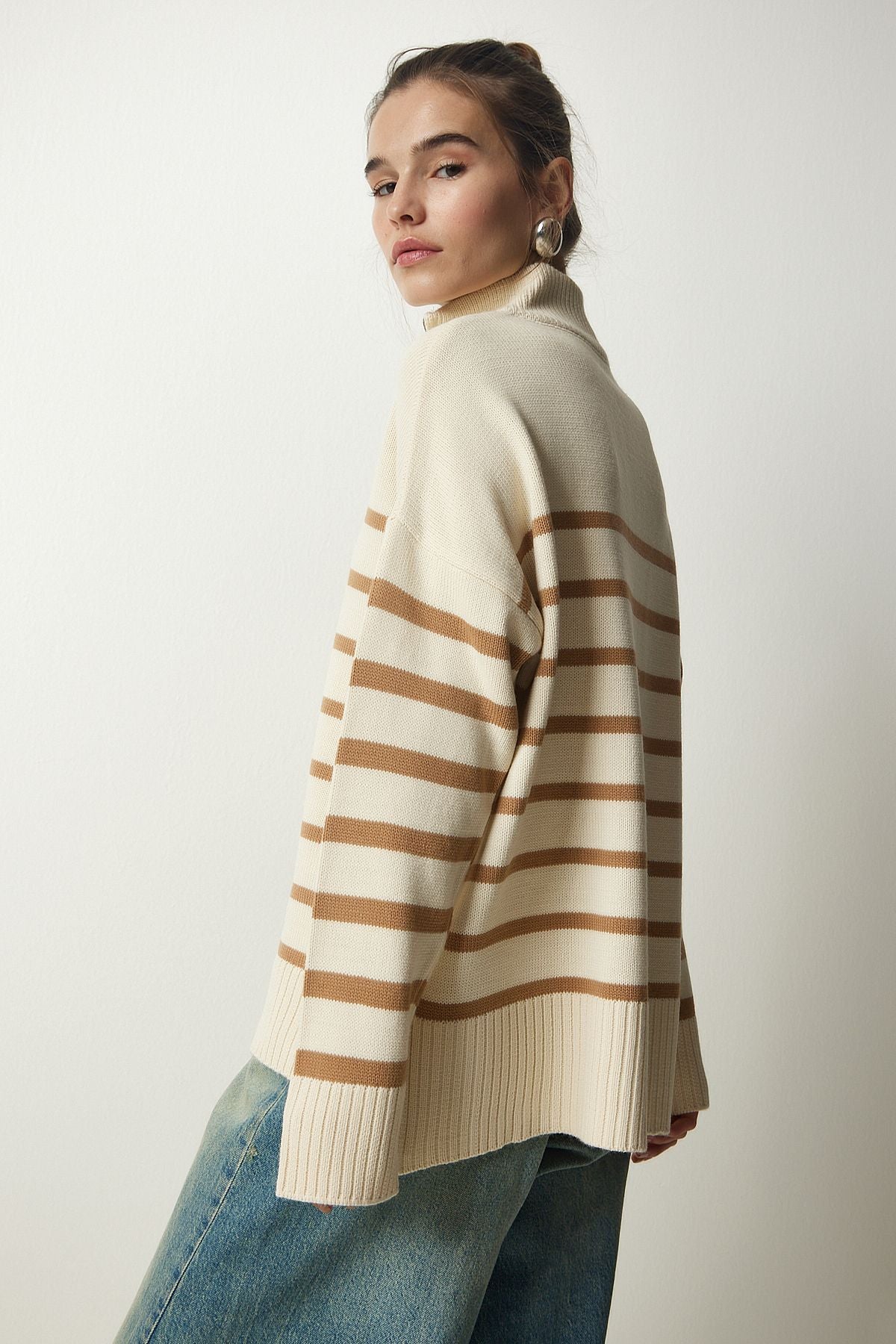 Women's Cream Biscuit Zippered Neckline Triko Sweater PF00045