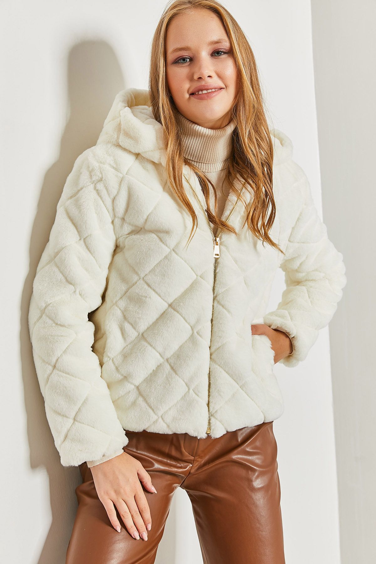 Women's hooded quilted plush coat