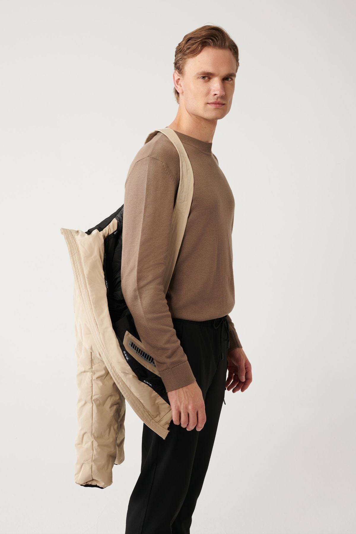 Men's Beige Hopedwater Water Driving Windproof Carrying Hanger Inflatable Mont A32Y6041