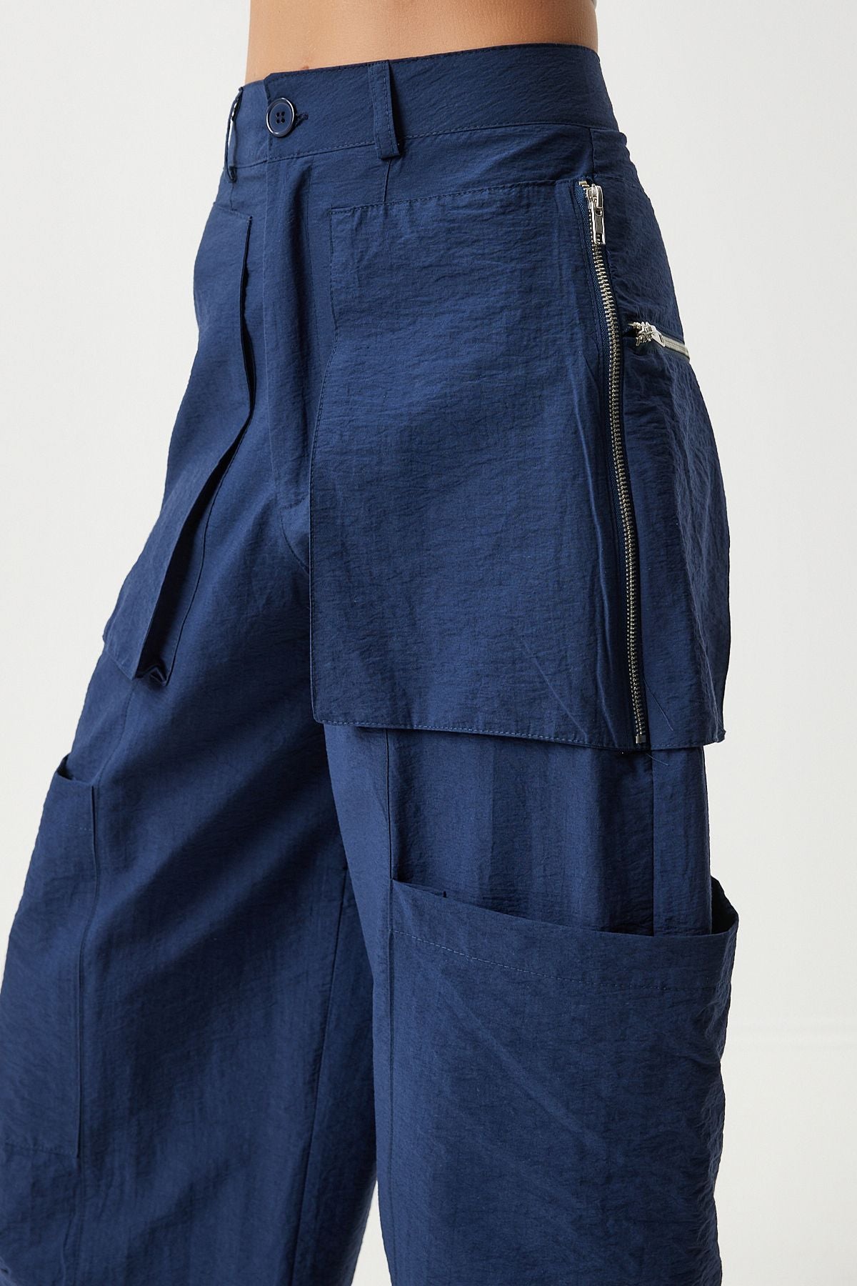 Woman Navy Blue Zippered Parachute Cargo Pants OH00057