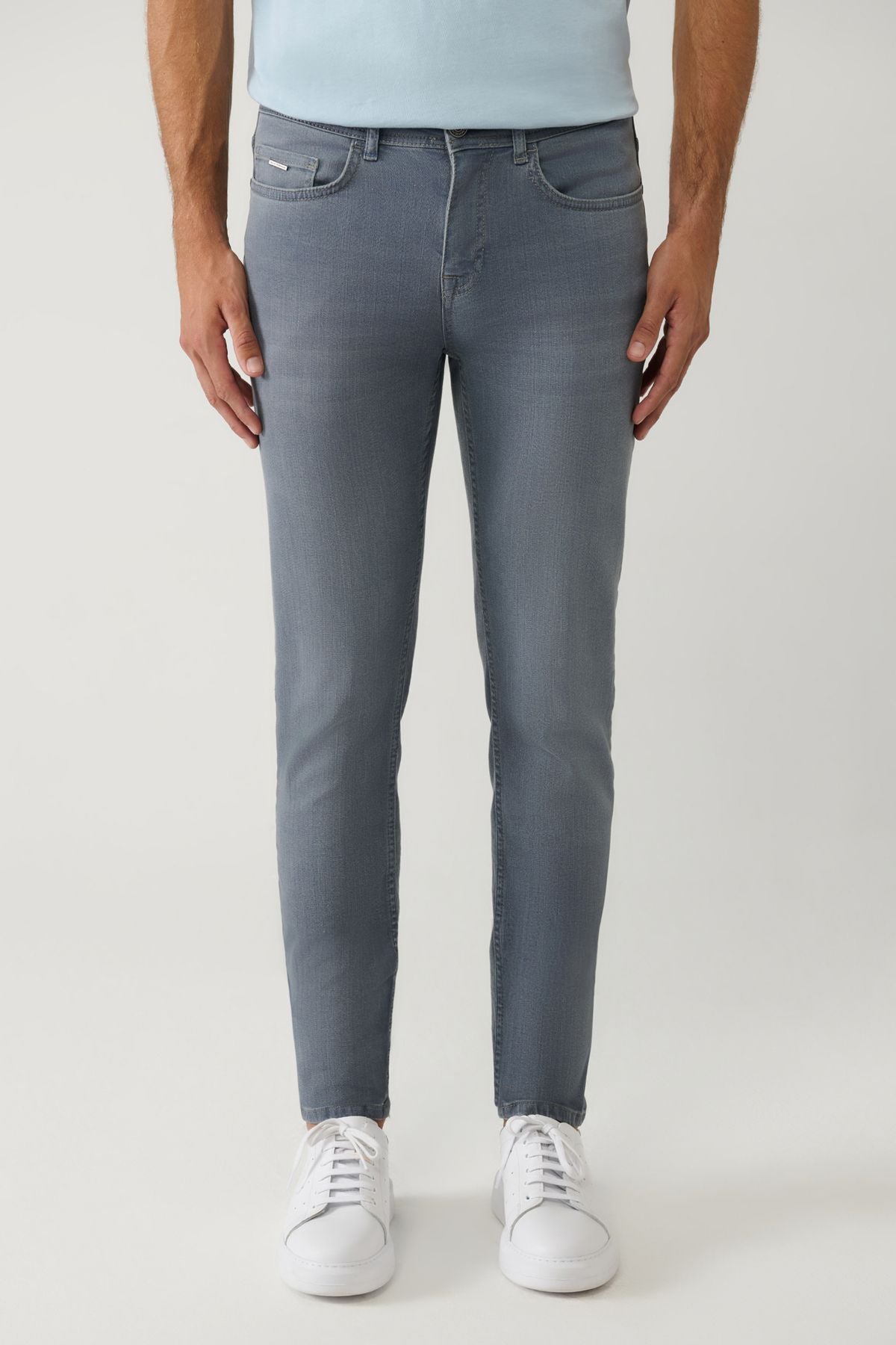 Men's Gray Obedness Washing Flexible Jean Pants A41y3512