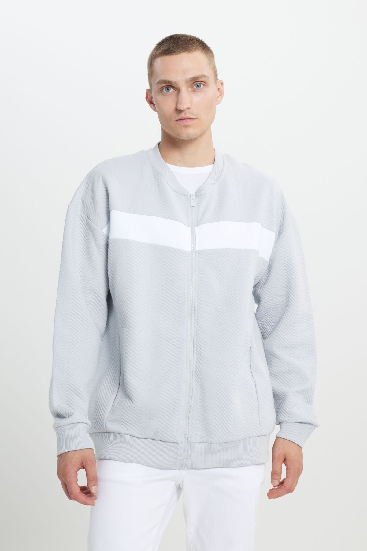 Men's light gray overwhelm