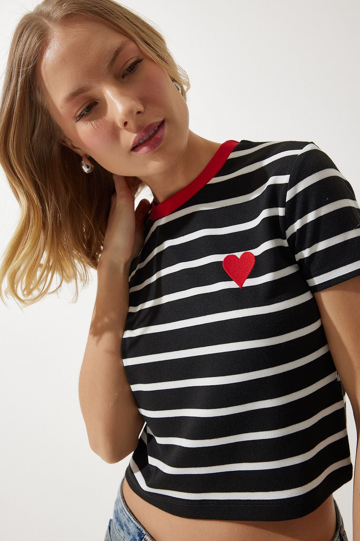 Female Black Heart Embroidered Striped Cotton Knitting T-Shirt CR00432