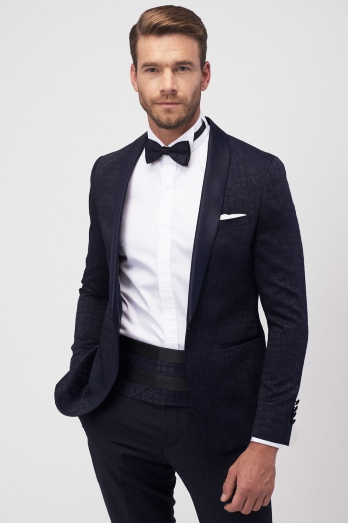 Men's slim fit narrow cut -off pattern tuxedo grooming