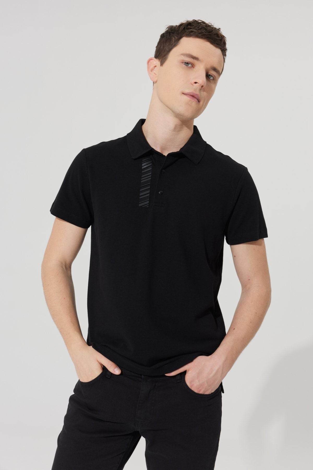 Men's black slim fit narrow cut polo collar 100 %cotton short sleeve printed t -shirt