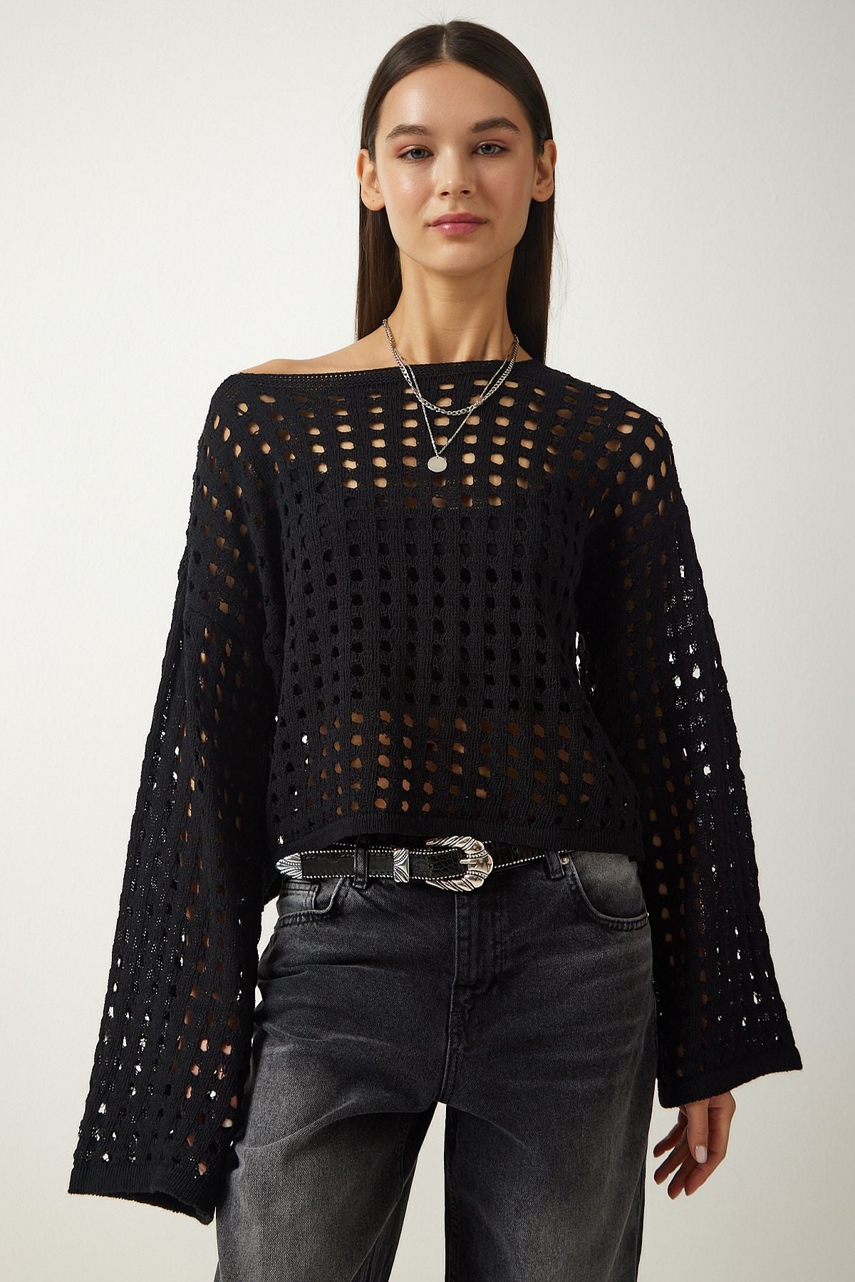 WOMEN BLACK HANDLES CROP KNITTY Sweater AS00027