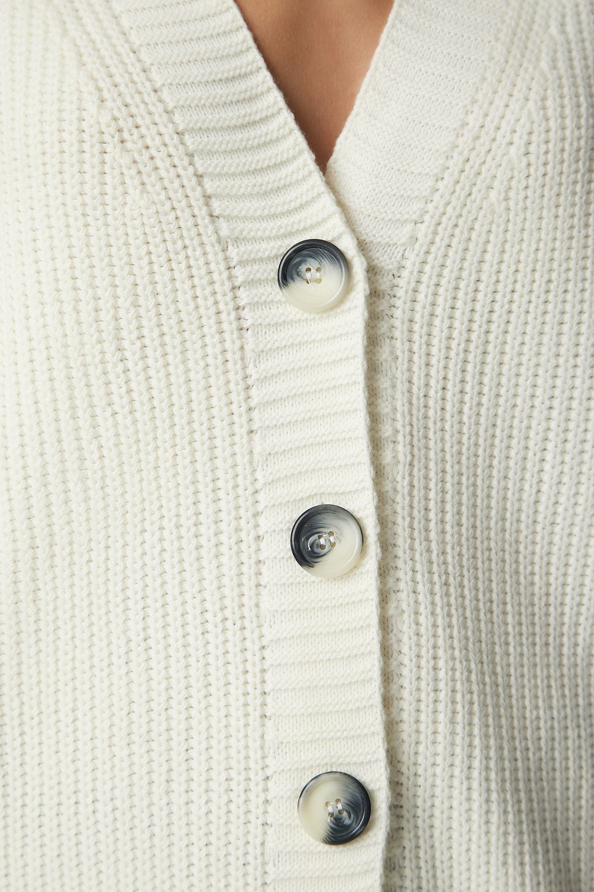 Female bone buttoned oversize knitwear cardigan mx00144