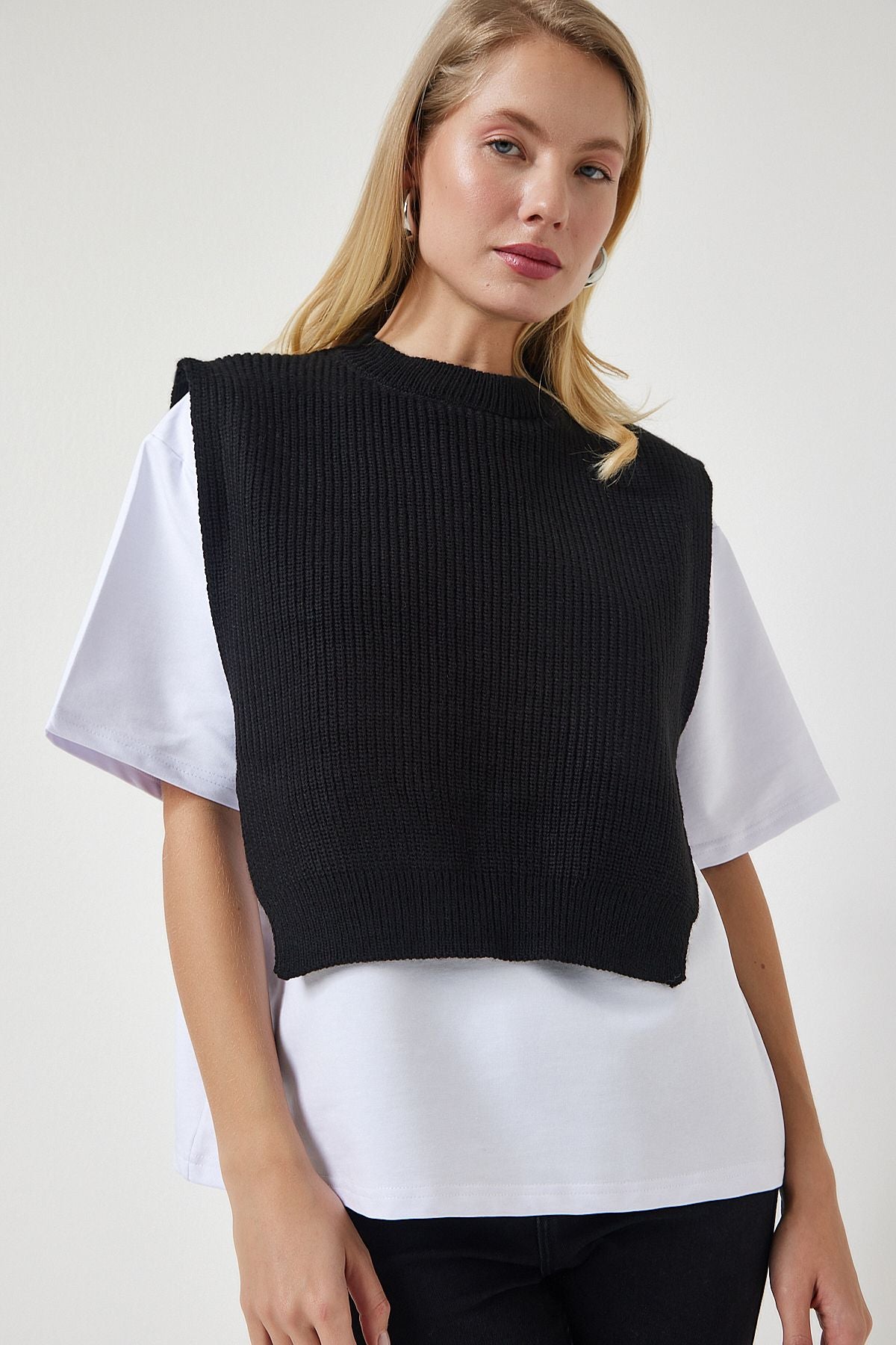 WOMEN BLACK SUVARE Knitting T-Shirt DP00201