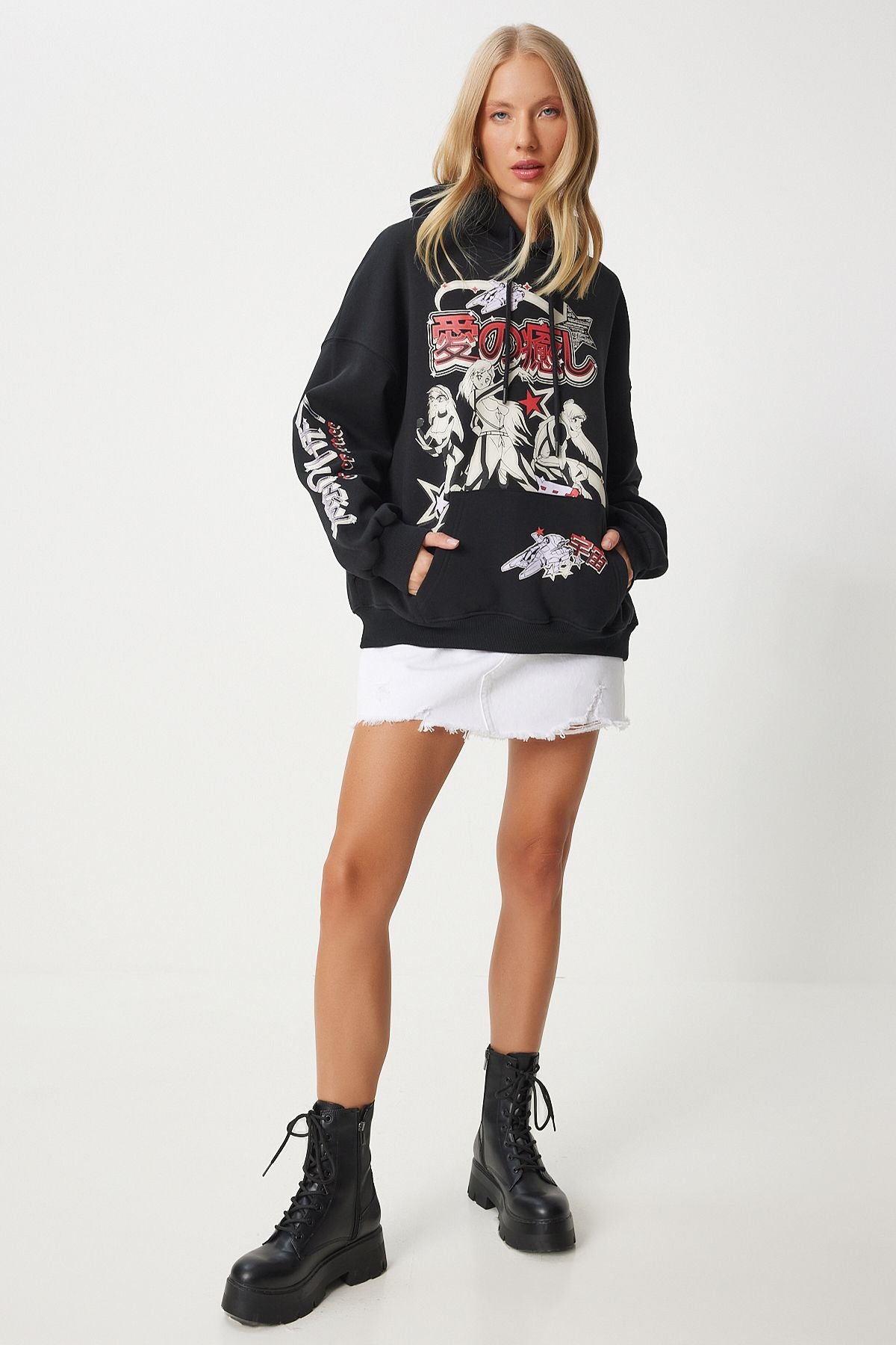 Woman Black Printed Hoped Red Sweatshirt vn00013