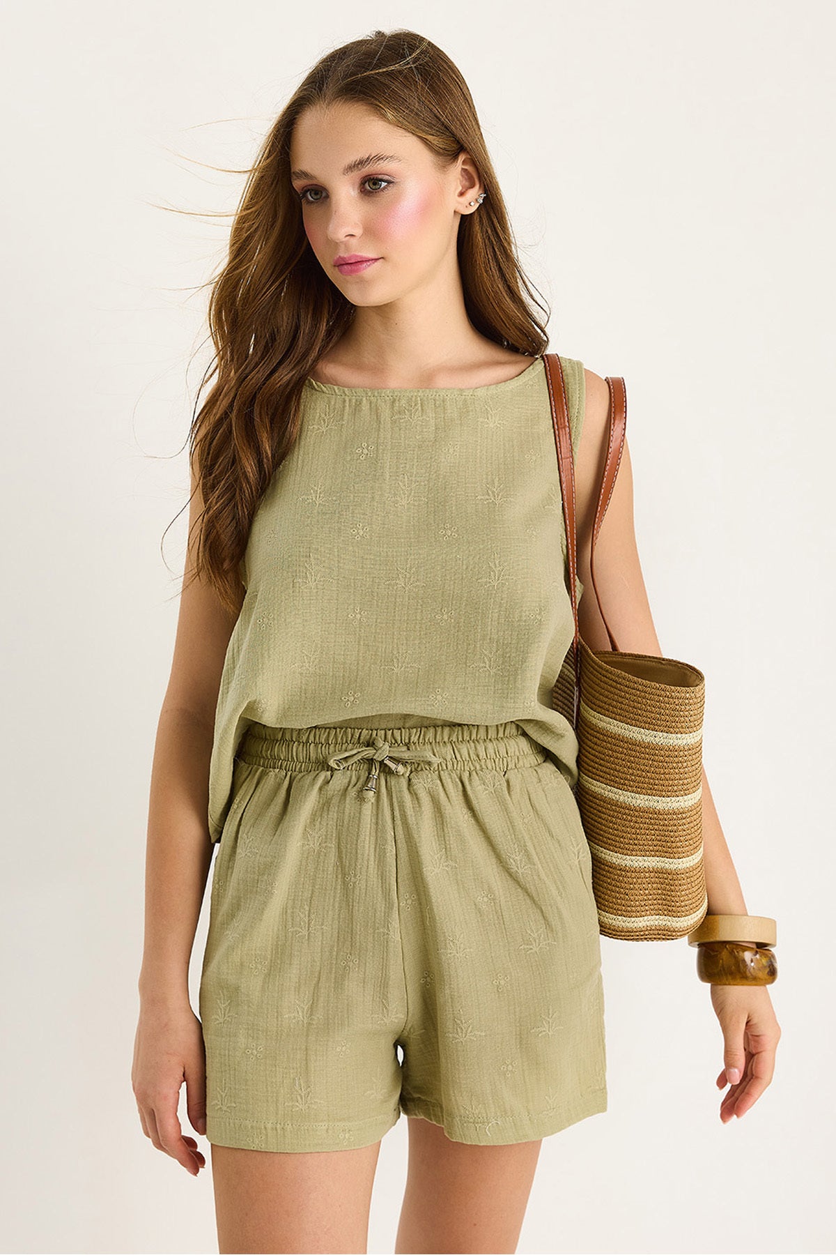 Women's Thick Strap Blouse with Elastic Waist Pocket Details Shorts Self-Embroidered Muslin Suit 60282018