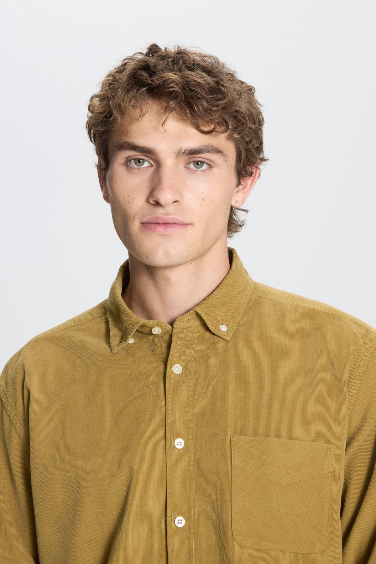 Men's oil green comfort fit wide cut buttoned collar velvet shirt