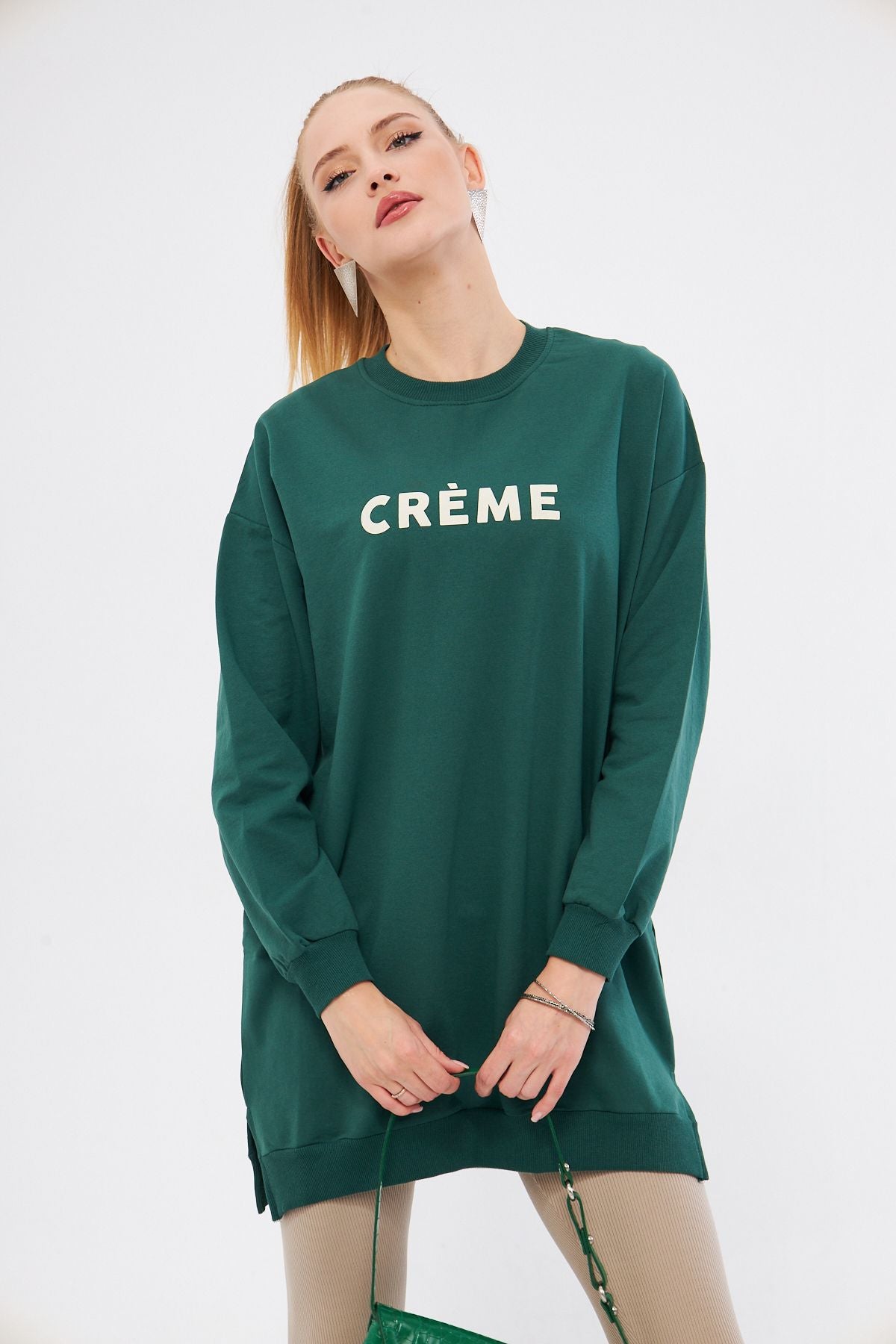 Woman Dark Green Bike in front of the collar written Tunic Sweatshirt ARM-25K001029
