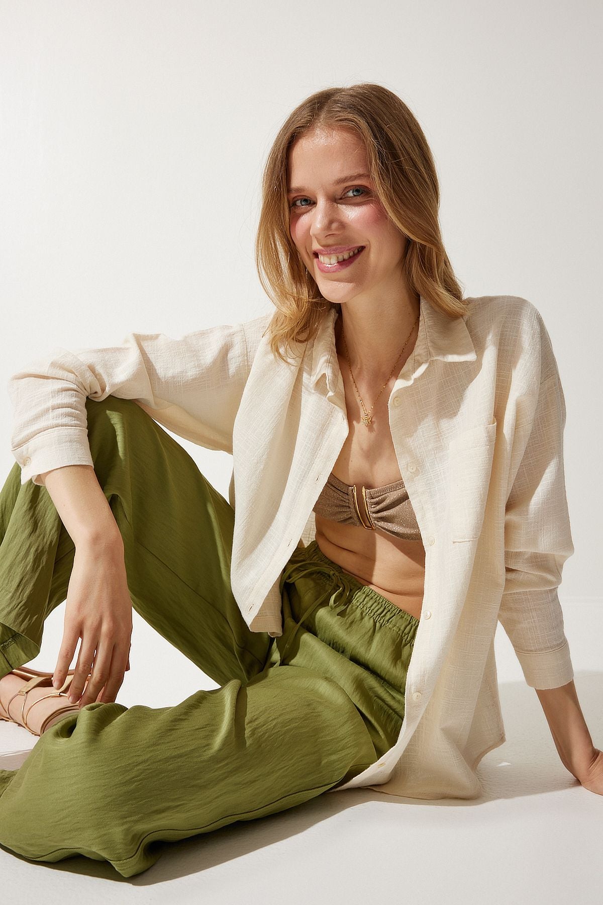 Female Cream Pocket Oversizle Linen Shirt MX00152