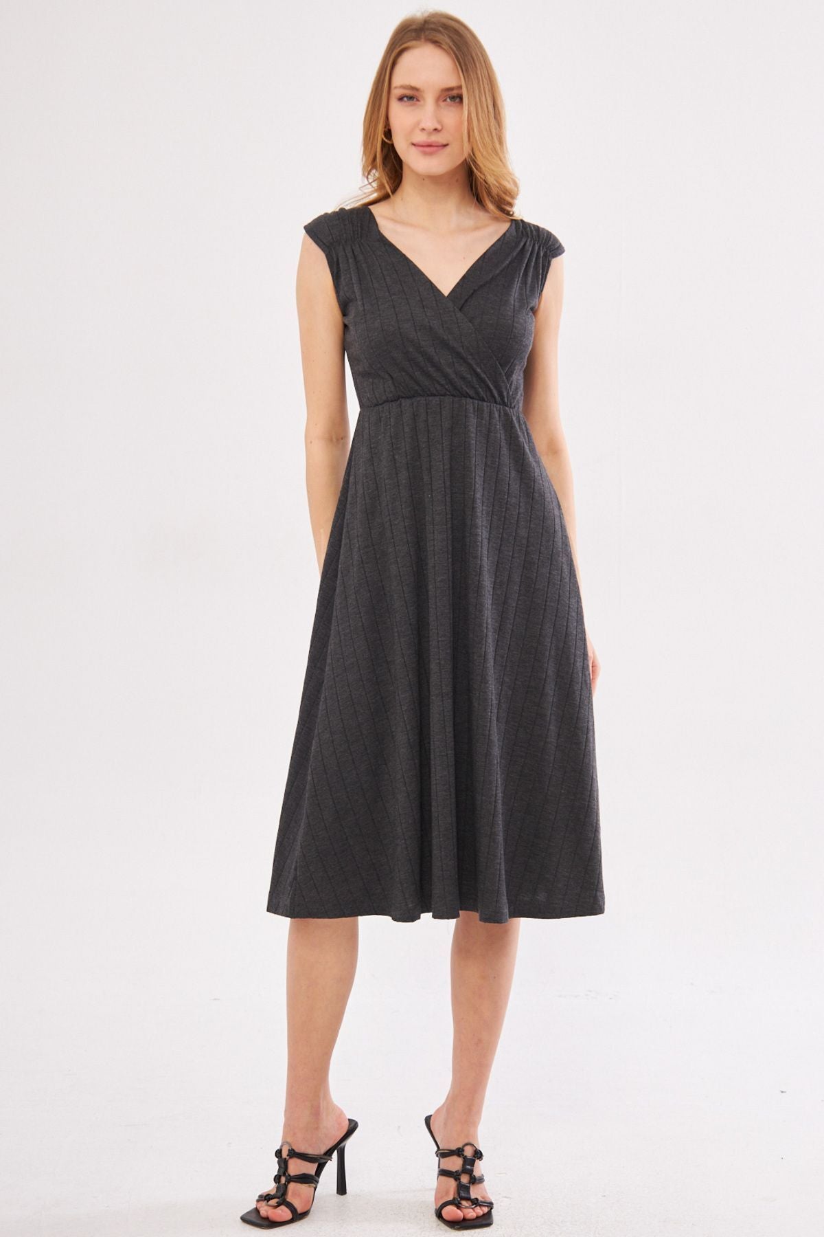Woman Smoked Waist and Shooter Skirt Cruve Cruve Midi Boy Dress ARM-24Y001017