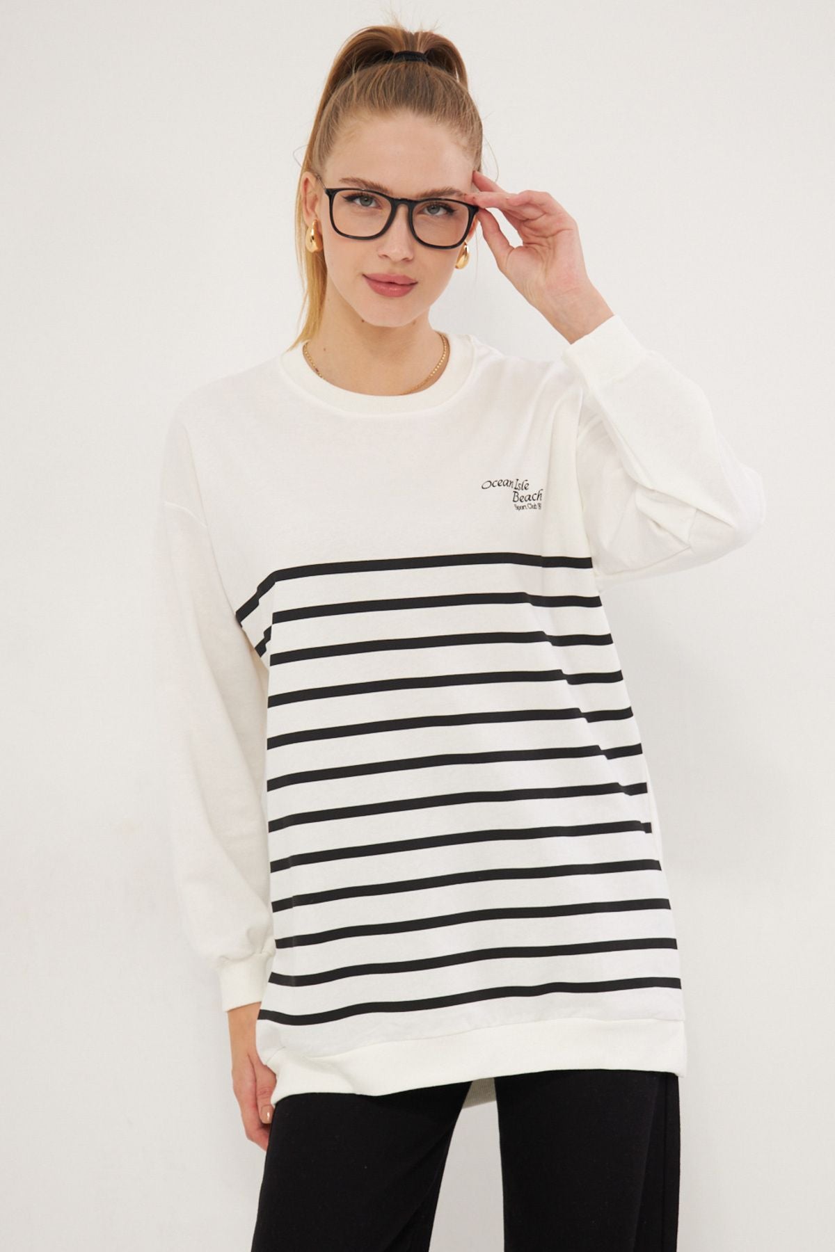 Woman White Zero Collar Striped Long Sweatshirt ARM-25K024004