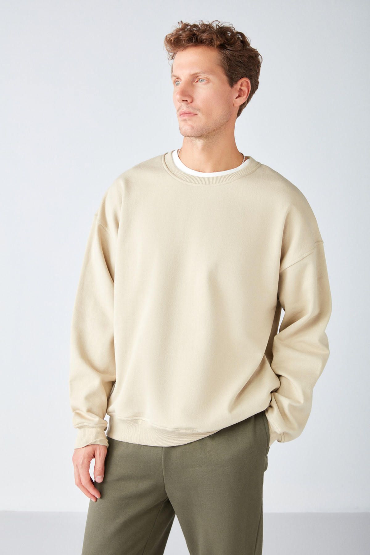 Stephan Men's soft fabric with overwhelm fit round collar beige sweatshirt