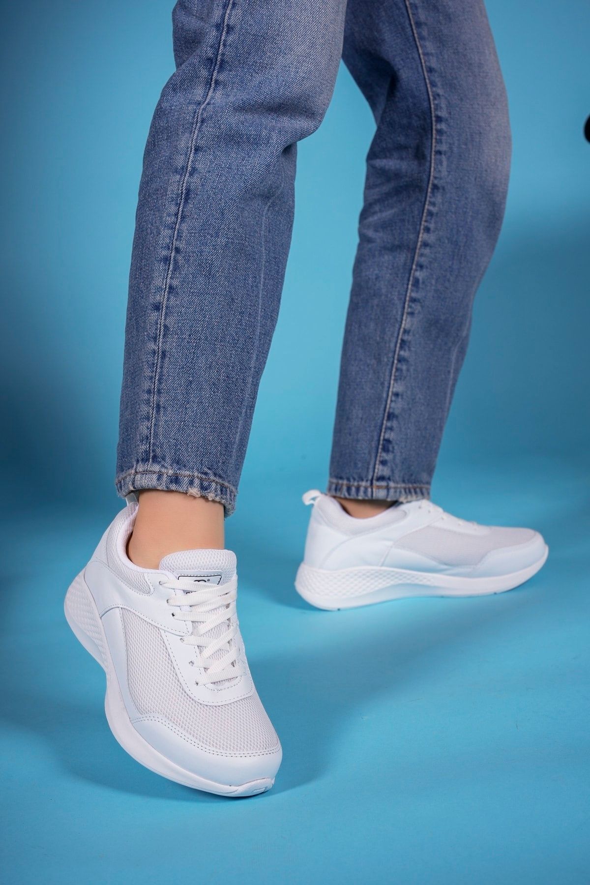 Female Sneaker 00121973 White White